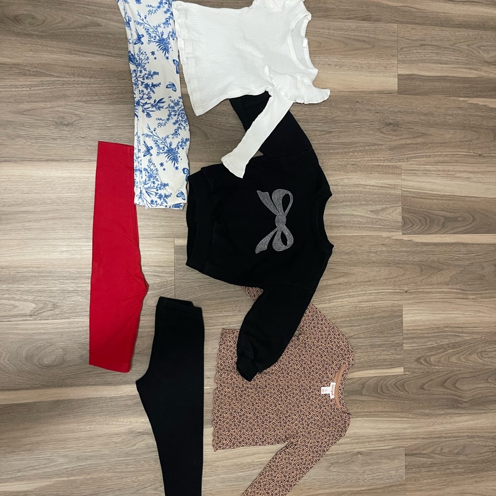 Stylish Clothing Set with Sweaters and Leggings